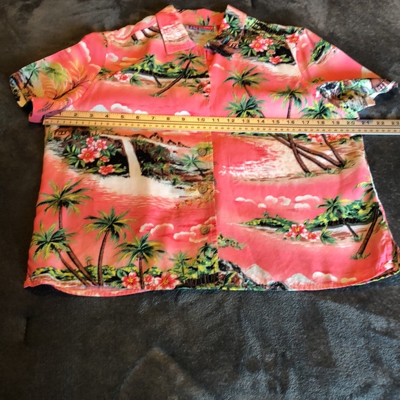 Women’s size medium Gloria Vanderbilt button down shirt island theme - Picture 3 of 7